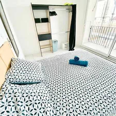 Privee Dans Partage - - Proche Tram A - Free Wifi - Ref C1 Homestay